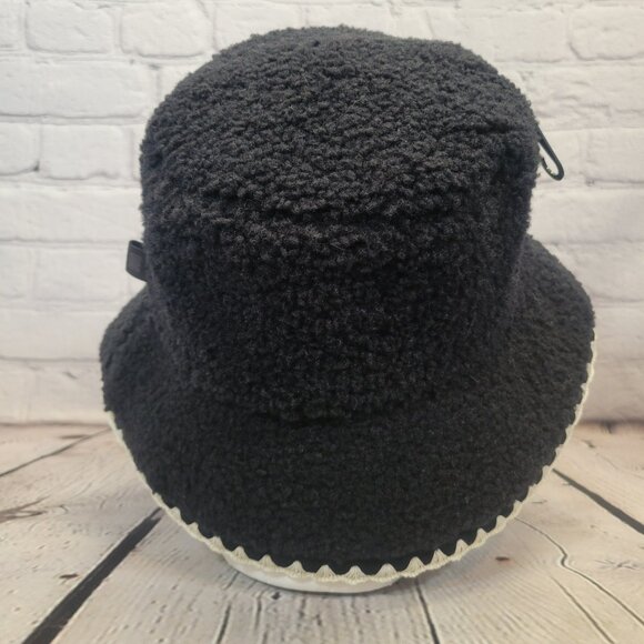 Women\'s UGG Fluff Scalloped Hat main image 2